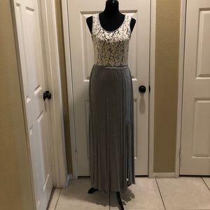 Beautiful Bobeau Maxi Dress!